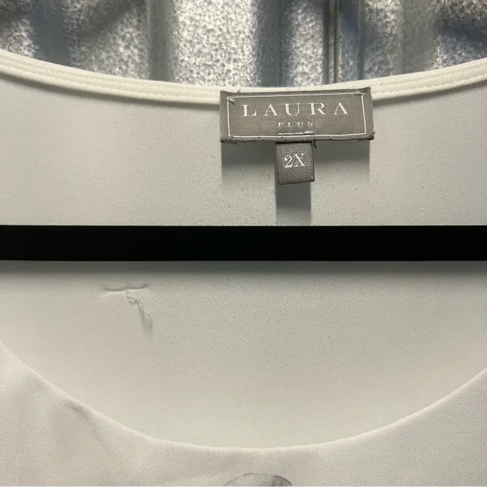 Laura T-shirt blouse sheer front and stretch back white with floral prin… - Picture 5 of 10
